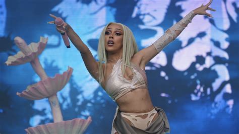 10+ Doja Cat Concert Hacks To Get You Closer
