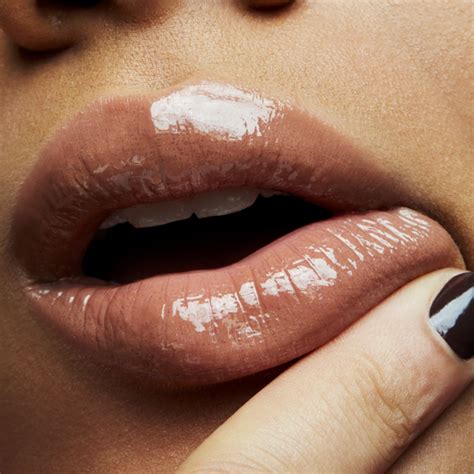 10 Lipgloss Dangers To Avoid