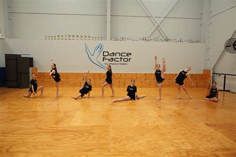 12 Dance Night Singer Tips To Shine Onstage