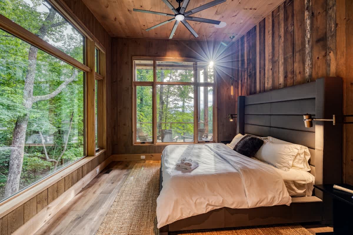 Hadsten House: Unwind In Luxury Accommodations