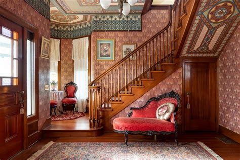 How To Buy Queen Anne House? Affordable Options Inside
