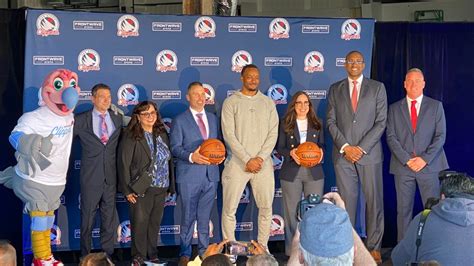 It S Official Clippers Are Bringing Professional Basketball Team To