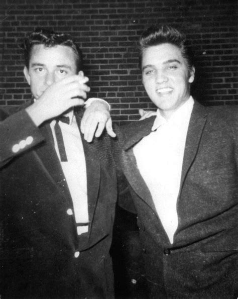 Johnny Cash And Elvis Presley 1956 R Oldschoolcool Johnny Cash And Elvis Presley 1956 R Oldschoolcool