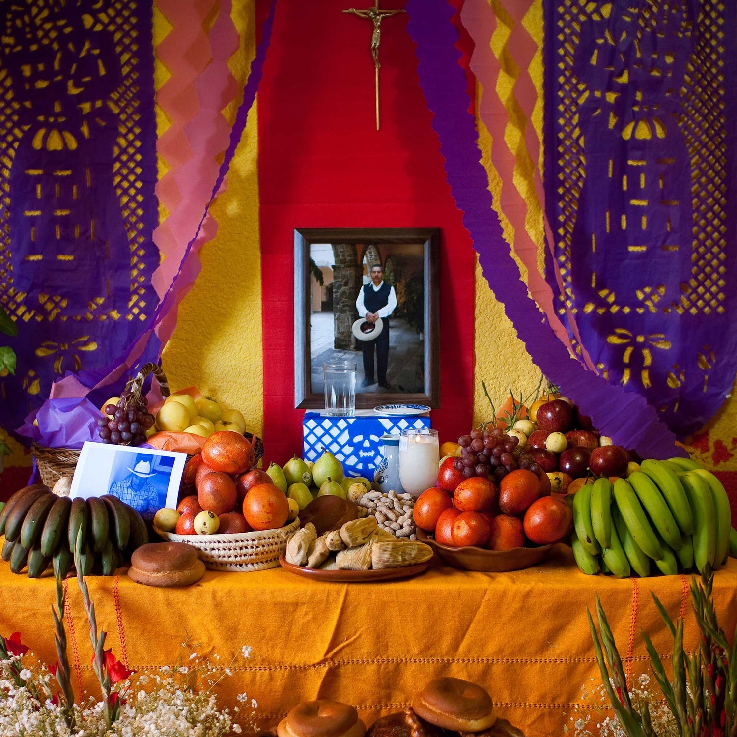 Ofrenda Setup Made Easy: Honoring Loved Ones