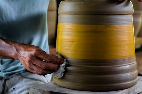 Premium Photo The Art Of Making Ceramics In The Largest Center In
