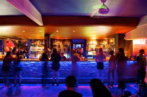 Santa Barbara Bars Guide: Top Spots