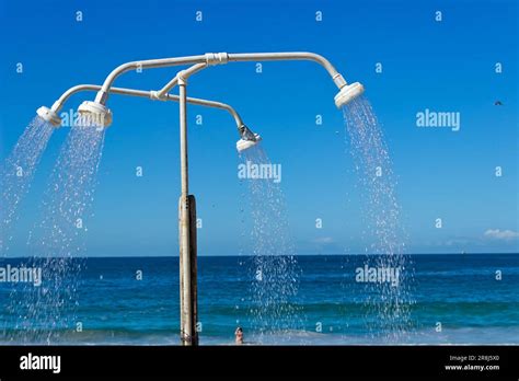 Shower In Beach: Refresh Instantly