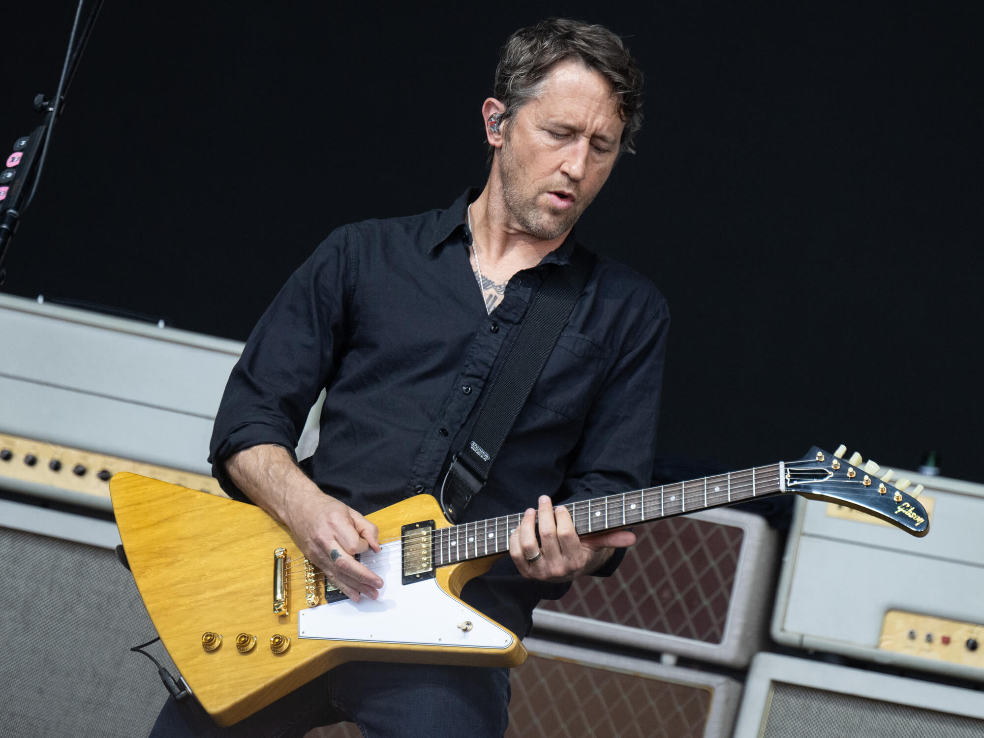 What Makes Chris Shiflett Guitar Unique? Foo Fighters Tips