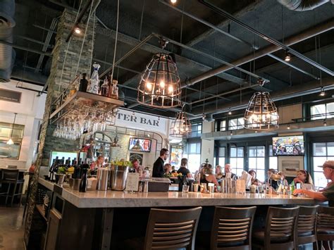 What's Lure Restaurant Ventura? Fresh Seafood Guide