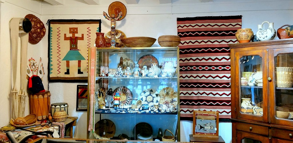 What's Worth Buying At Old Town Antiques? Smart Shopping